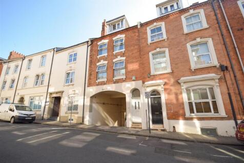 30 Hazelwood Road, Northampton NN1 1 bed apartment for sale