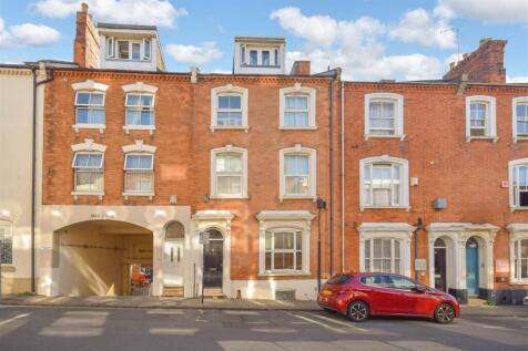 Hazelwood Road, Northampton NN1 6 bed block of apartments for sale