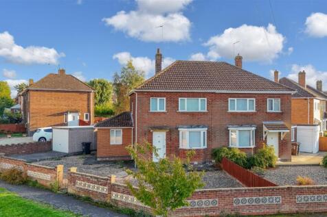 Studfall Avenue, Corby NN17 3 bed semi