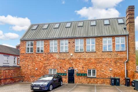 Warmonds Hill, Rushden NN10 2 bed apartment for sale