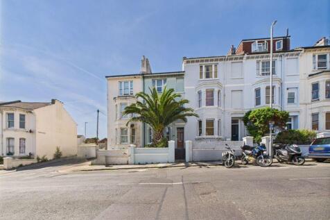 4 bedroom town house for sale