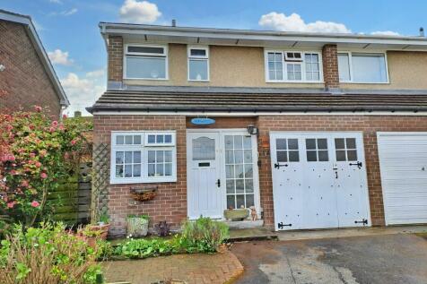 3 bedroom semi-detached house for sale