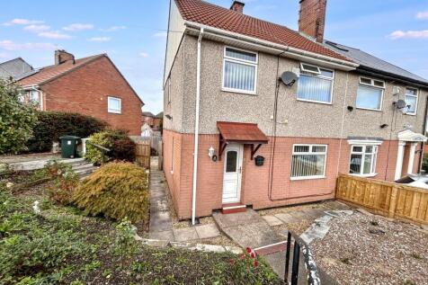 Split Crow Road, Deckham, Gateshead... 3 bed semi