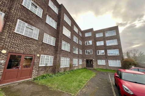 Arborfield Close, Slough, Berkshire... 2 bed flat for sale