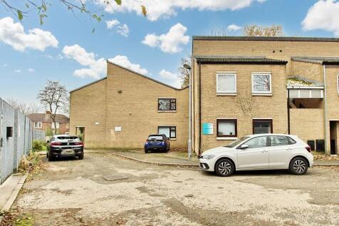 Frankton Road, Whitefield... 2 bed flat for sale