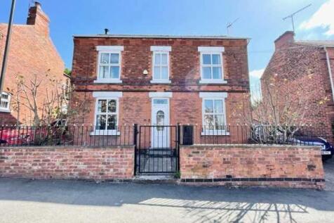 Victoria Road, Pinxton, Nottingham... 3 bed detached house for sale