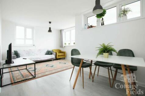 Exeter Road, Enfield, ., EN3 7TP 1 bed apartment for sale