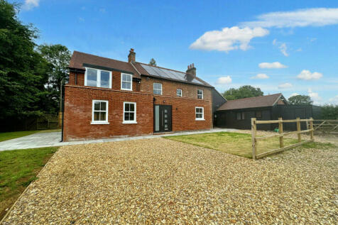 5 bedroom detached house for sale