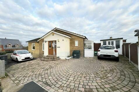 4 bedroom detached bungalow for sale