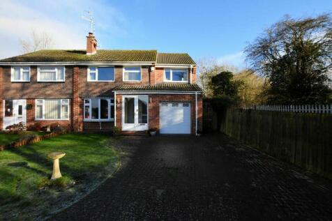 4 bedroom semi-detached house for sale