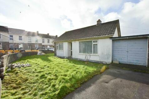 Glendale Crescent, Redruth, Cornwall... 2 bed bungalow for sale