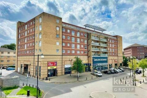 Edinburgh Gate, Harlow, Essex, CM20 2JG 2 bed flat for sale