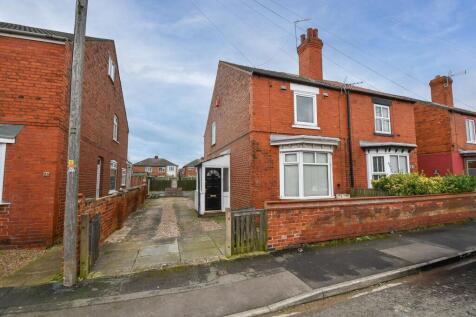 Kirkby Avenue, Bentley, Doncaster... 3 bed semi