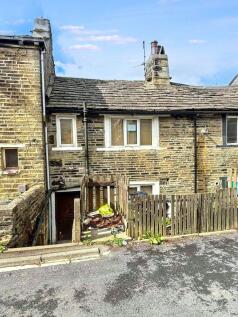 Roper Green, Halifax, West Yorkshire... 2 bed terraced house for sale