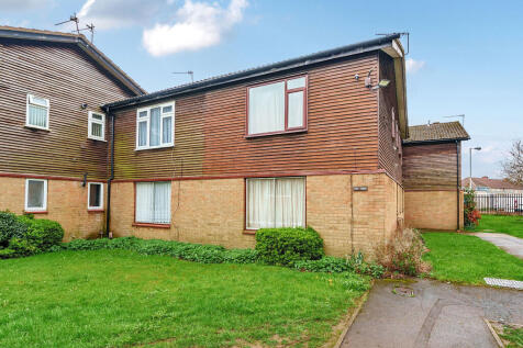 Holmedale, Slough, Berkshire, SL2 5RJ 1 bed apartment for sale