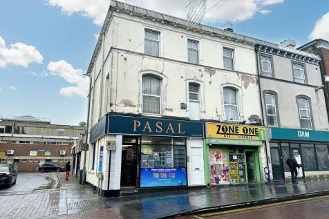 Studio flat for sale