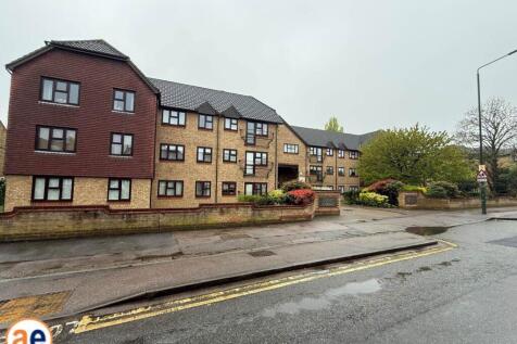 23 Erith Road, Belvedere, Belvedere... 2 bed retirement property for sale