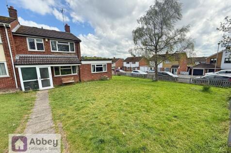 Newstead Avenue, Leicester, LE3 4 bed end of terrace house for sale