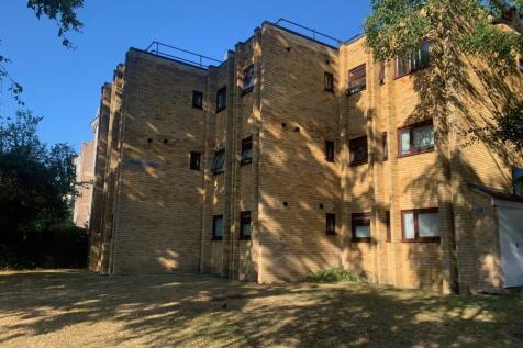Studio flat for sale