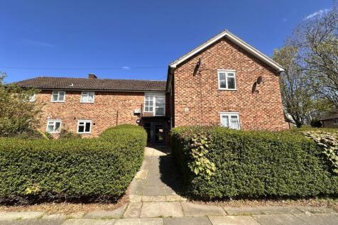Gainsborough Road, Upton, Wirral... 2 bed apartment for sale