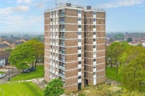 Baywood Square, Chigwell, Essex, IG7 4AY 2 bed apartment for sale