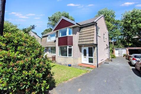 Providence Crescent, Oakworth... 3 bed semi