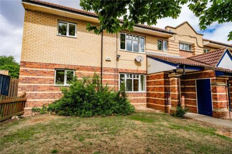 Coningsby Drive, Grimsby And Parking... 2 bed flat for sale