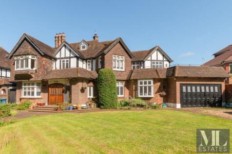 Canons Drive, Edgware, Middlesex, HA8... 5 bed detached house for sale