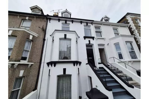 Arthur Road, Margate, CT9 2 bed flat for sale