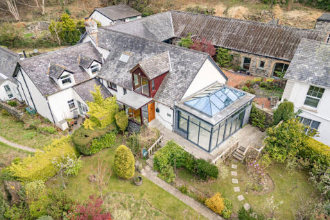 Maenan, Llanrwst, Conwy, LL26 0YR 5 bed link detached house for sale