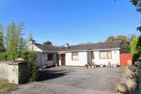 Caergeiliog, Caergeiliog, Holyhead... 3 bed detached bungalow for sale