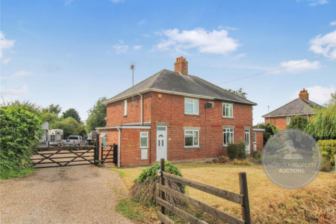 Rhoon Road, Terrington St. Clement... 3 bed semi