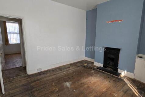 Gaunt Street, Lincoln, Lincolnshire... 3 bed terraced house for sale