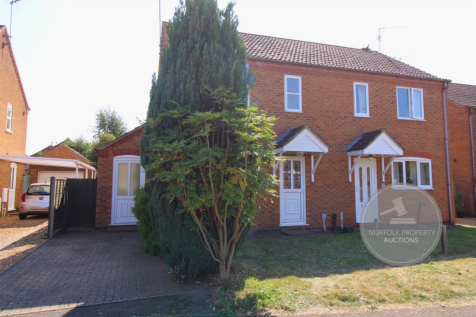 Robert Balding Road, Dersingham... 2 bed semi