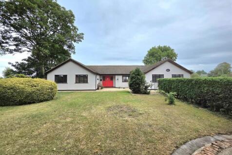 Marsh Road, Gedney Drove End 6 bed detached bungalow for sale
