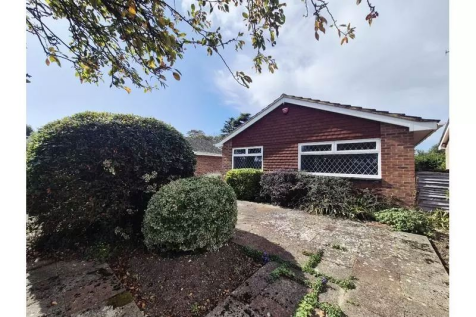 Bradstow Way, Broadstairs CT10 2 bed detached bungalow for sale