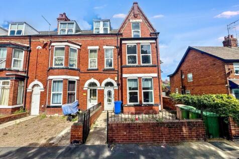 Horsforth Avenue, Bridlington, East... 6 bed end of terrace house for sale