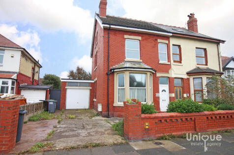 6 bedroom semi-detached house for sale