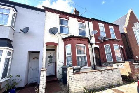 Dale Road, Luton, Bedfordshire, LU1 1LJ 3 bed terraced house for sale