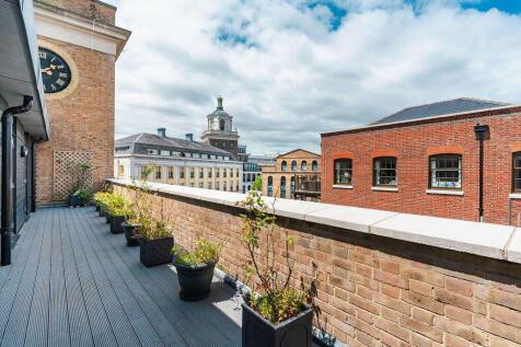 Bowes Lyon Court, 2 Bowes Lyon Place... 2 bed apartment for sale