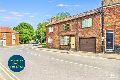 Whitecross Street, North Lincolnshire... 2 bed end of terrace house for sale