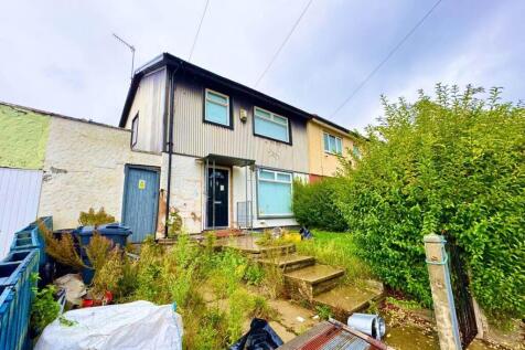 Molyneux Drive, Prescot, Merseyside... 3 bed semi