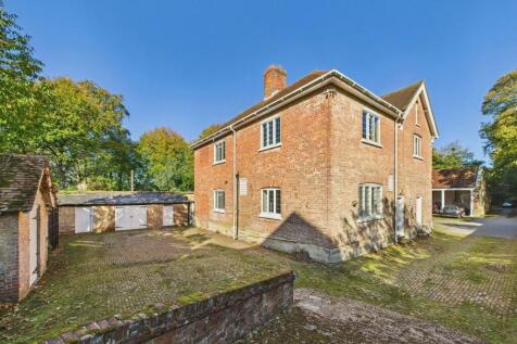 Whiligh Estate, Shovers Green, Wadhurst 4 bed semi