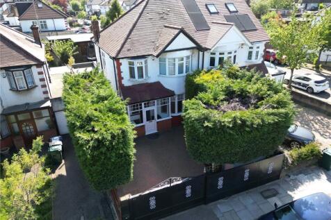 Great North Way, Hendon, London, NW4 1HS 4 bed semi