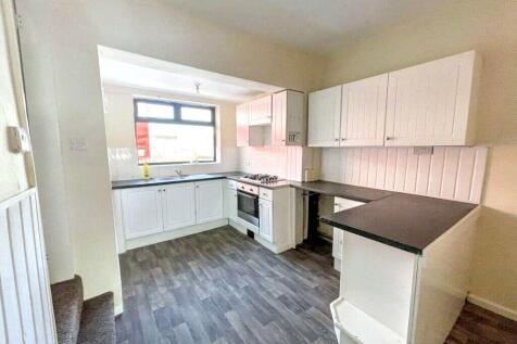 Barnsley Road, South Kirkby... 2 bed terraced house for sale