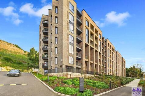 Whiffens Avenue, Chatham 1 bed flat for sale