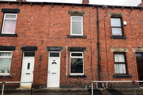 Peel Street, Worsbrough Common, Barnsley 3 bed terraced house for sale