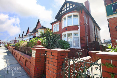 King Edward Avenue, Lancashire... 5 bed detached house for sale