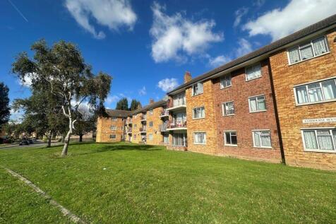 Bourne Avenue, Hayes, Middlesex, UB3 1QX 2 bed flat for sale