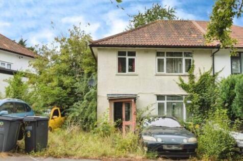 Copse View, South Croydon, CR2 8HH 3 bed semi